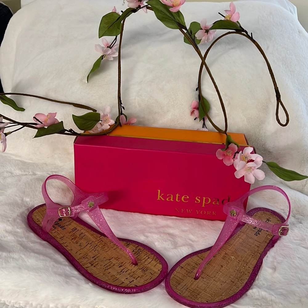 New in Box KATE SPADE ♠️ Women’s size 10 Yari Pink sparkly jelly sandals